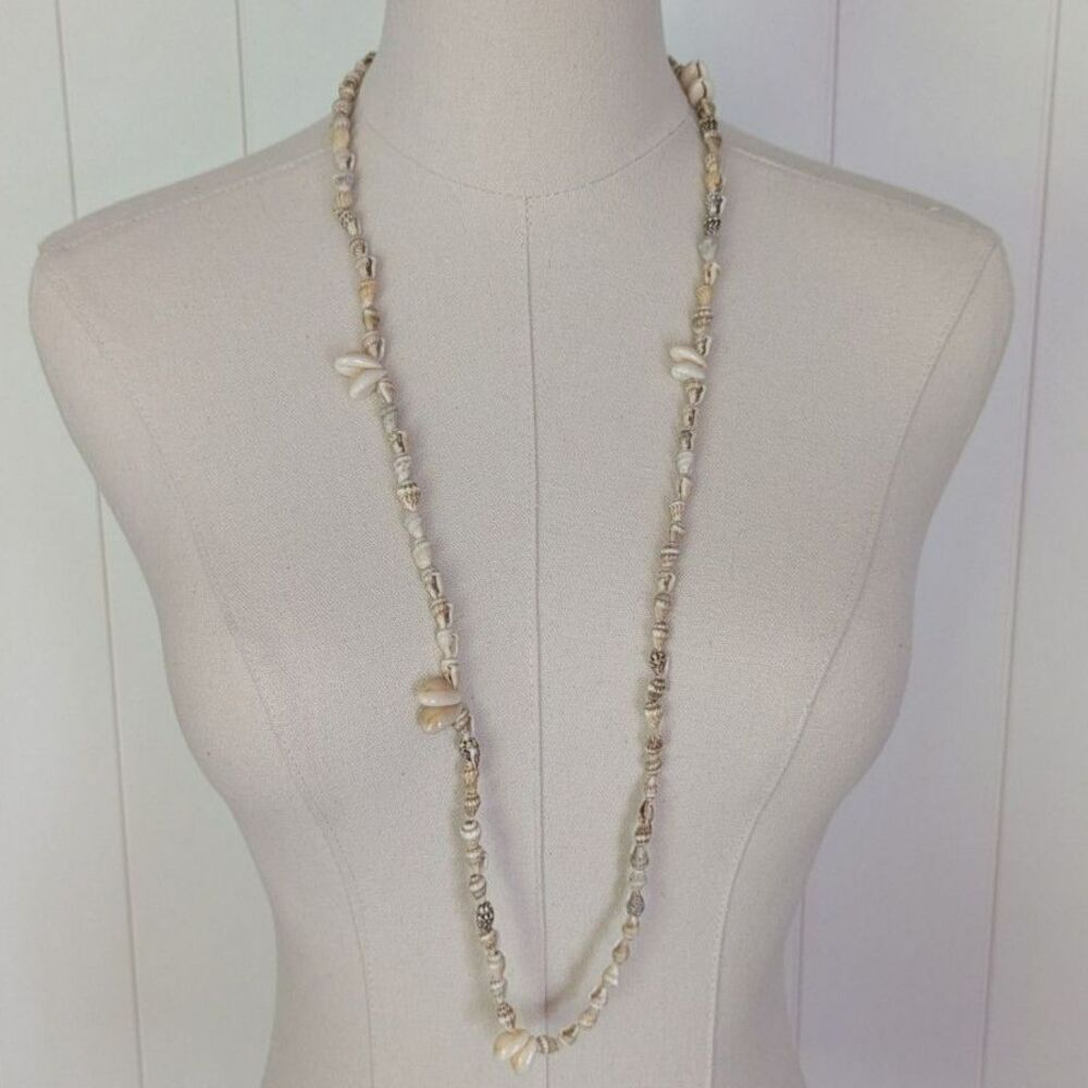 Set of 2 conch and cowrie shell necklaces - 17" - vintage